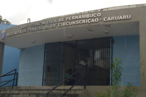Mulher &eacute; presa em flagrante por suspeita de racismo contra menino de 10 anos em Caruaru