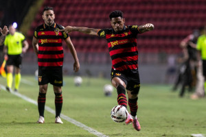 Felipinho, lateral-esquerdo do Sport