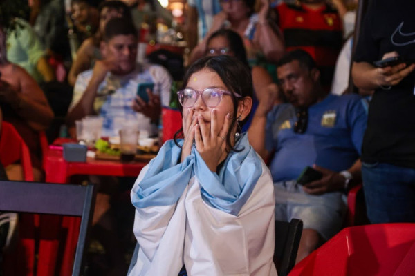 Torcedores da Argentina na final da Copa do Mundo, no Recife  (Karol Rodrigues / DP Foto)