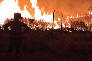 Inc&ecirc;ndio come&ccedil;ou em 16 de julho em uma &aacute;rea montanhosa arborizada, pr&oacute;xima ao povoado de La Mierla, no Norte de Madri