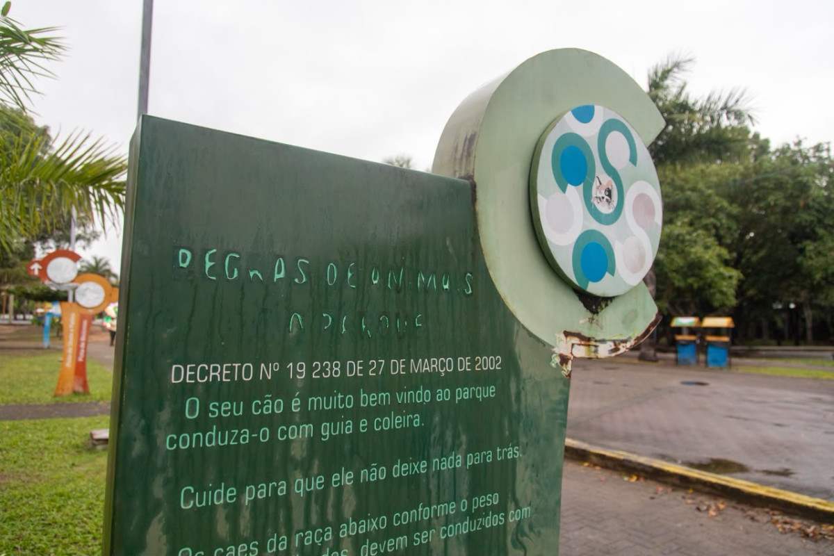Usuários criticam situação de banheiros, campo, quadra e mobiliários do Parque Santana (Karol Rodrigues/DP Foto)
