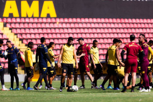 Treino do Sport na Ilha do Retiro