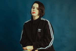 "Not&iacute;vaga" &eacute; o EP de estreia de LOUISE