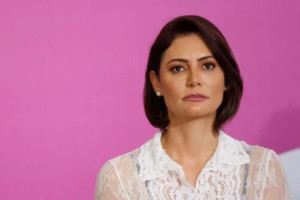Michelle sobre Ciro Gomes: "Eu alertei que esse senhor, cujo partido contribuiu para deixar o meu marido ineleg&iacute;vel, n&atilde;o daria o seu apoio. Ainda assim, queria os votos dos bolsonaristas"