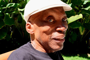 Ap&oacute;s alta m&eacute;dica, Milton Nascimento continuar&aacute; com tratamento em casa