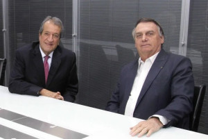 Segundo Costa Neto, a decis&atilde;o de quem ser&aacute; a vice de Fl&aacute;vio ficar&aacute; nas m&atilde;os do ex-presidente Jair Bolsonaro, atualmente em pris&atilde;o domiciliar