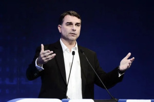 Para desmentir fala de Fl&aacute;vio, Nunes Marques autorizou a divulga&ccedil;&atilde;o de comunicado publicado em 2022 para esclarecer afirma&ccedil;&otilde;es do pr&oacute;prio pai do senador, Jair Bolsonaro
