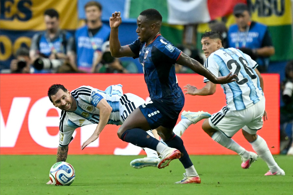 Jovane Cabral, novo jogador do Grêmio atuando pela seleção de Cabo Verde/Foto por CHANDAN KHANNA / AFP