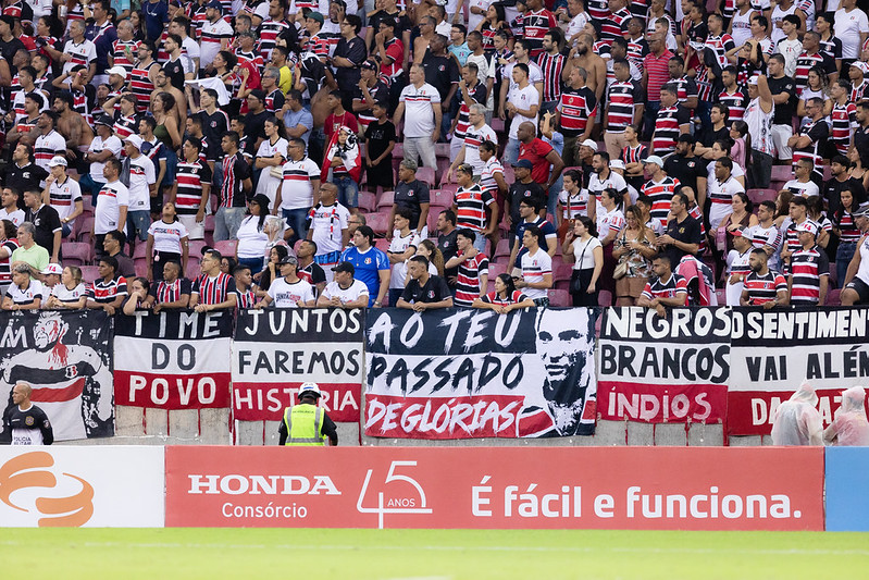 Torcida do Santa Cruz/ Paulo Paiva / FPF