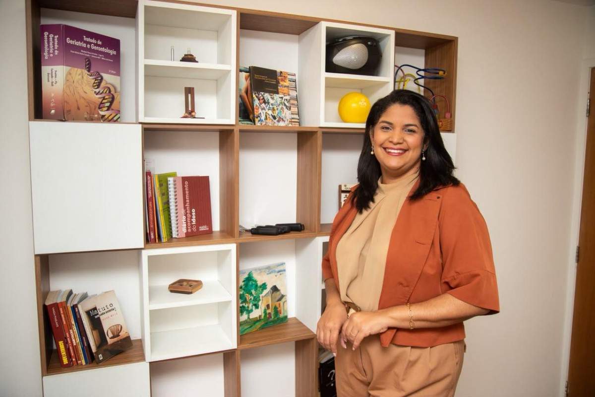 Genaína Couto, terapeuta ocupacional especialista em gerontologia (Foto: Karol Rodrigues/DP Foto)