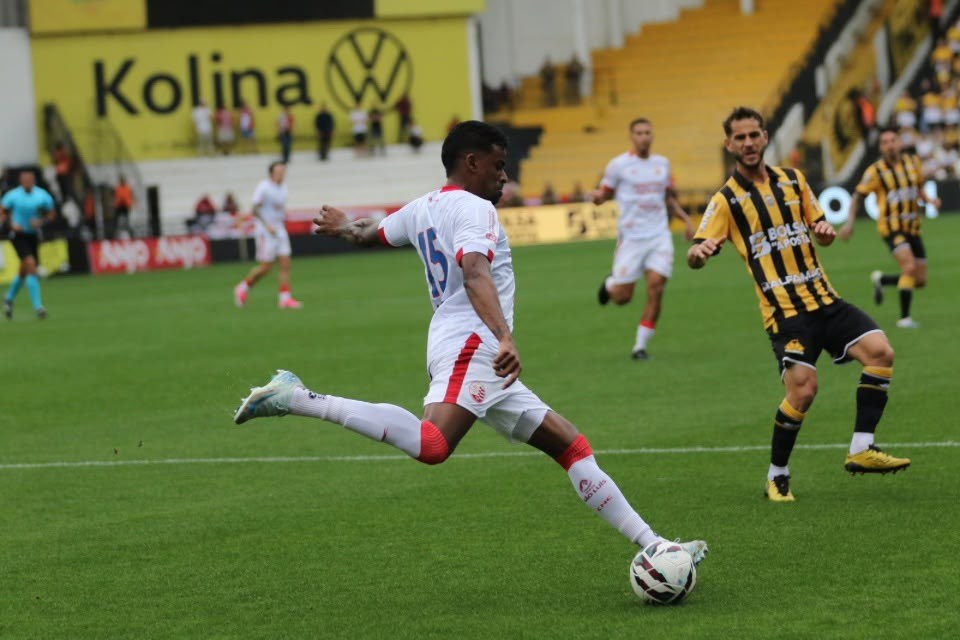 Partida entre Criciúma x Náutico na Série B/Celso da Luz / Assessoria de imprensa C.E.C.