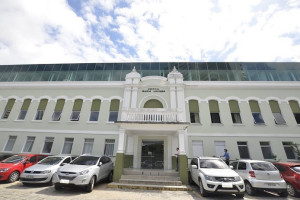 O rec&eacute;m-nascido est&aacute; internado na UTI do Hospital Maria Lucinda