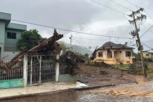 Em algumas localidades, os acumulados de chuva poder&atilde;o ultrapassar 100 mil&iacute;metros em apenas 12 horas e superar os 200 mil&iacute;metros em 48 horas