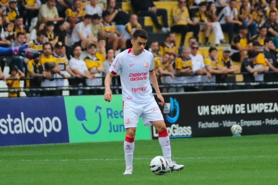 Matheus Ribeiro, lateral do Náutico/Celso da Luz / Assessoria de imprensa C.E.C.
