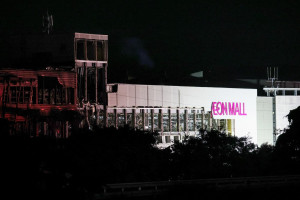 Shopping atingido ap&oacute;s tremor no Jap&atilde;o
