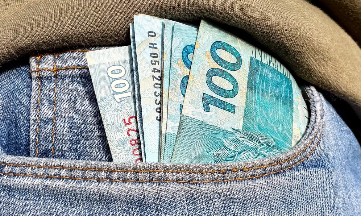 Terão direito ao recebimento os trabalhadores que possuíam saldo positivo em contas do fundo em 31 de dezembro de 2025, incluindo contas ativas e inativas/RAFA NEDDERMEYER/AGÊNCIA BRASIL