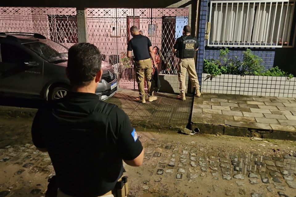 Grupo investigado por inserir dados falsos em sistema é alvo de operação da Polícia Civil em Pernambuco
/Foto: Ascom/PCPE