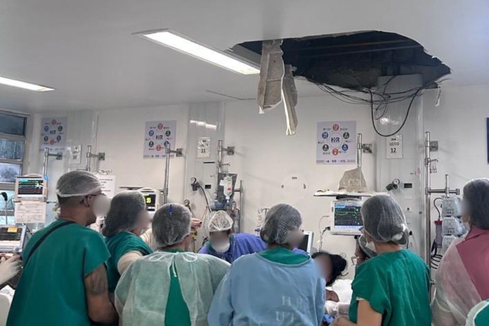 Teto atingiu paciente recém-operada/Divulgação