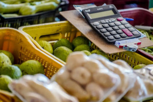 Redu&ccedil;&atilde;o &eacute; a segunda consecutiva; em junho, indicador j&aacute; havia registrado queda de 0,50% 