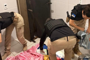 Tr&ecirc;s mandados de busca e apreens&atilde;o domiciliar foram cumpridos
