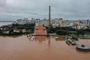 Rio Gua&iacute;ba, em Porto Alegre