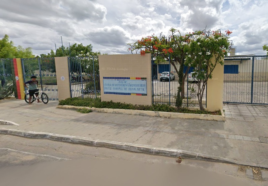 Jovem morre após sofrer uma parada cardiorrespiratória dentro de Escola em Petrolina, no Sertão de Pernambuco
/Foto: Reprodução/Google Street Views