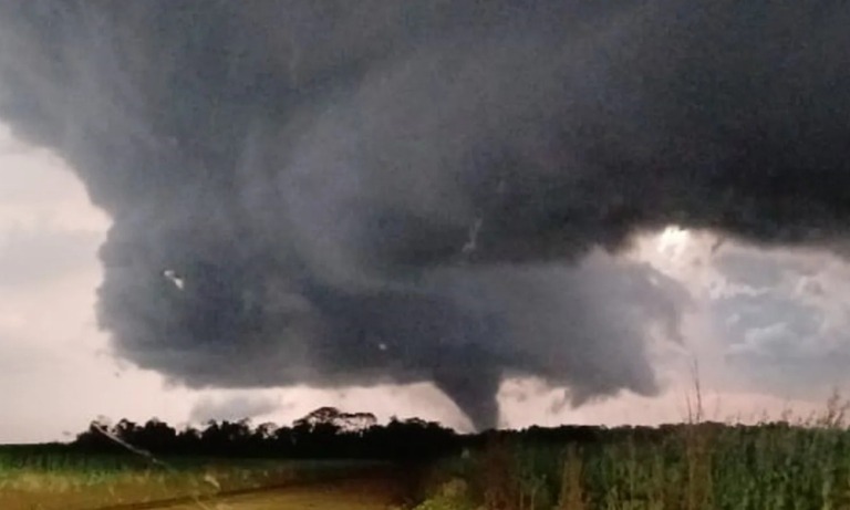 Tornado no RS/Divulgação / MetSul