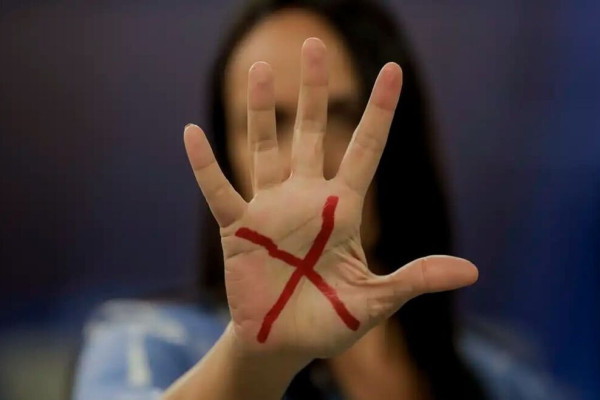 Ligue 180 &eacute; o canal de atendimento a mulheres em situa&ccedil;&atilde;o de viol&ecirc;ncia
