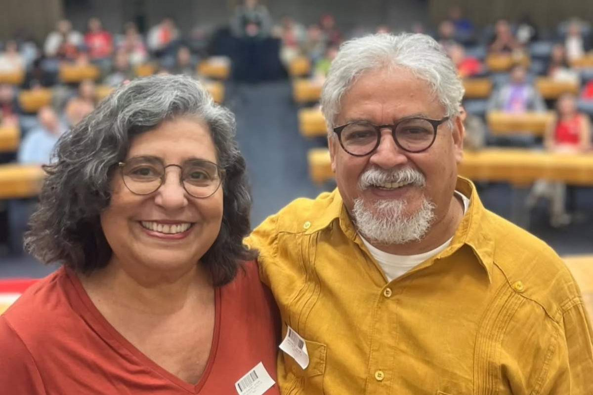 A professora Cleusa Santos foi escolhida para concorrer ao cargo de vice-presidente./Foto: Reprodução/Redes sociais
