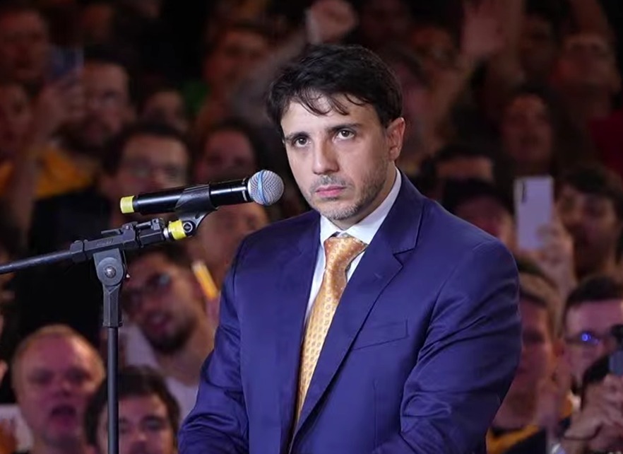 Renan Santos lançou candidatura à Presidência neste sábado (1º)./Foto: Reprodução/YouTube