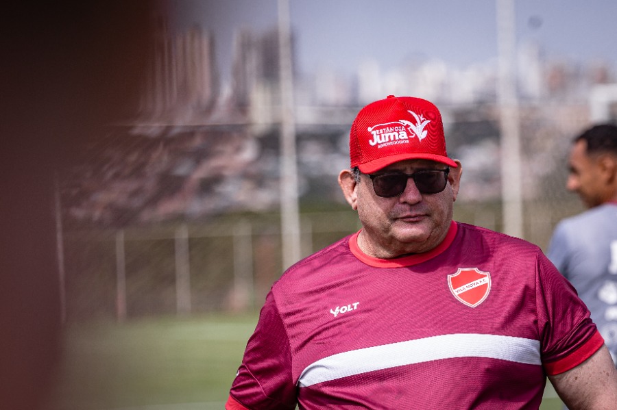 Guto Ferreira comanda o Vila Nova/Roberto Corrêa/Vila Nova 