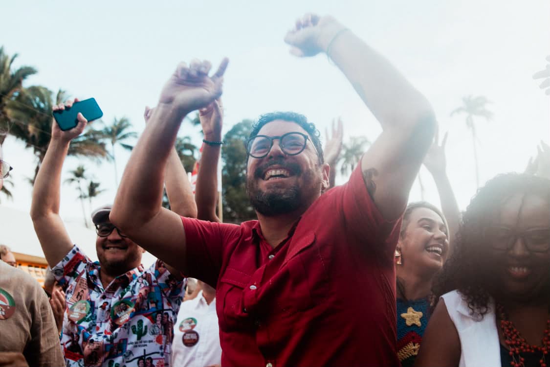 Ivan Moraes celebra com militância (Foto: Weslly Gomes/DP Foto)
