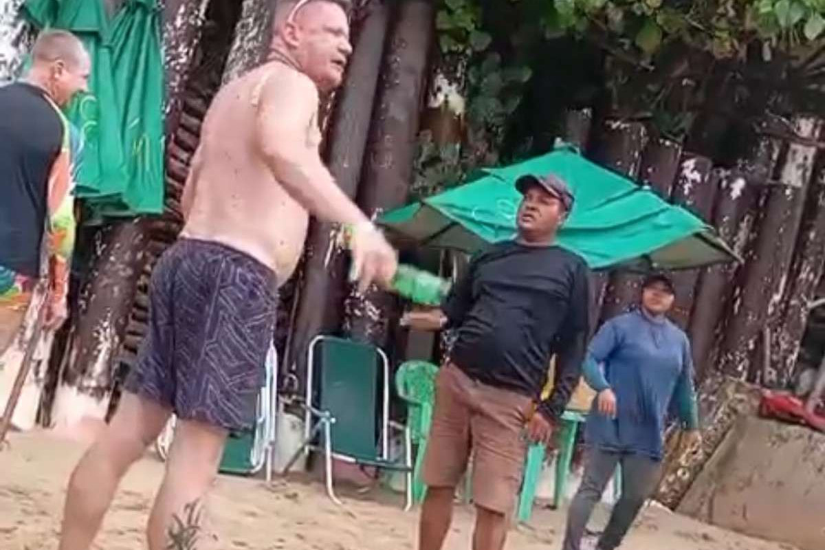Confusão em Maracaípe aconteceu após turista se recusar a devolver caiaque alugado/Foto: Reprodução/Redes Sociais