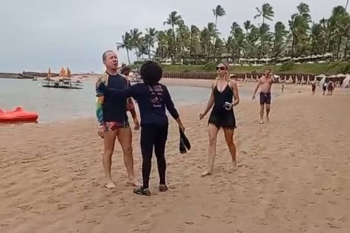 Confusão em Maracaípe aconteceu após turista se recusar a devolver caiaque alugado (Foto: Reprodução/Redes Sociais)