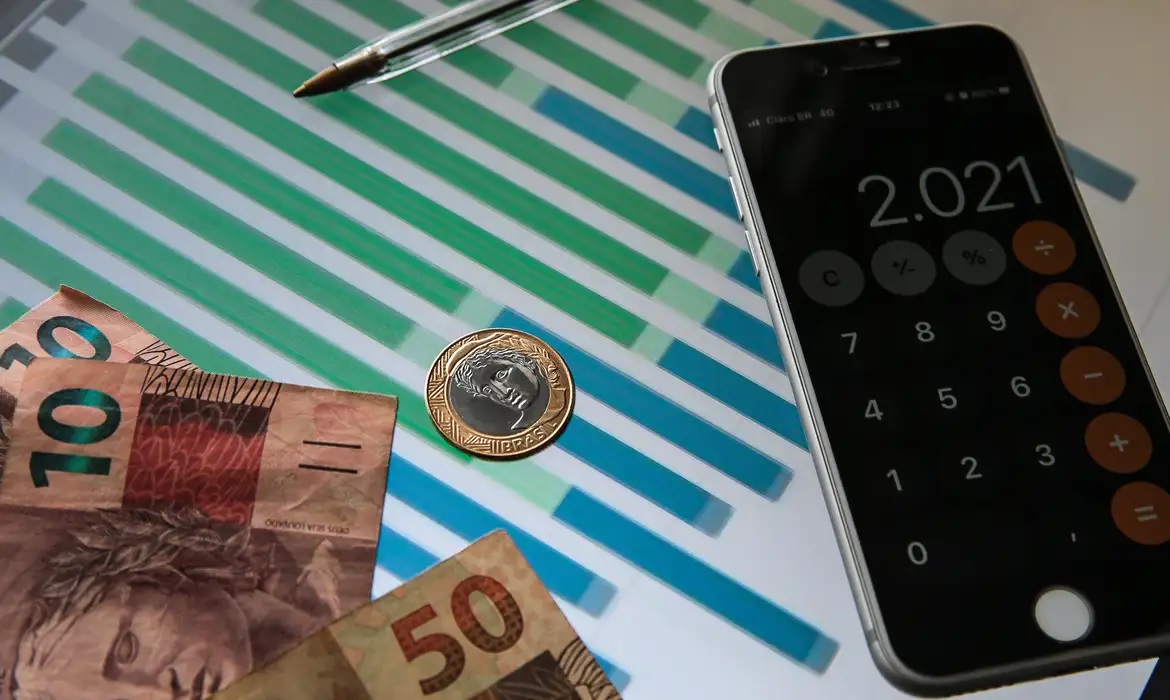 As projeções para o PIB e o Dólar neste ano vêm se mantendo estáveis há cinco semanas/ Marcello Casal JrAgência Brasil