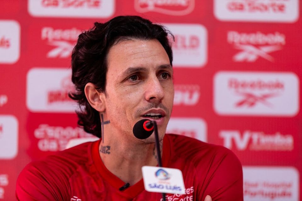 Jean Carlos em entrevista coletiva no Náutico/Rafael Vieira / CNC