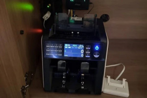 M&aacute;quina de contar dinheiro apreendida com um dos alvos