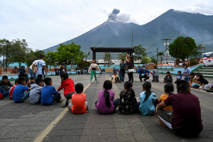 Vulc&atilde;o Fuego entrou em erup&ccedil;&atilde;o em Alotenango, a cerca de 65 quil&ocirc;metros a sudoeste da cidade da Guatemala
