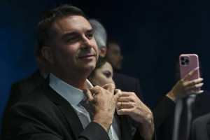 Fl&aacute;vio chegou a anunciar, na semana passada, que a senadora aceitou o convite, mas o PP desautorizou a composi&ccedil;&atilde;o horas depois