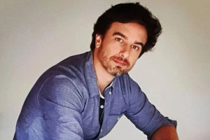 O ator Marco Furlan fez a s&eacute;rie "Aline", que foi ao ar na TV Globo entre 2009 e 2011, al&eacute;m de trabalhar com comerciais e filmes para a televis&atilde;o.