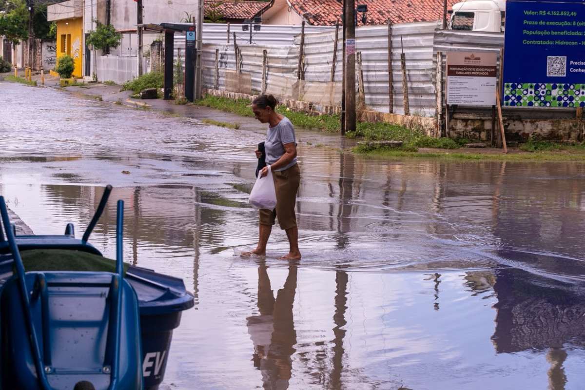 Rua Poeta João Neves, no Paulista (Foto: Rafael Vieira/DP)