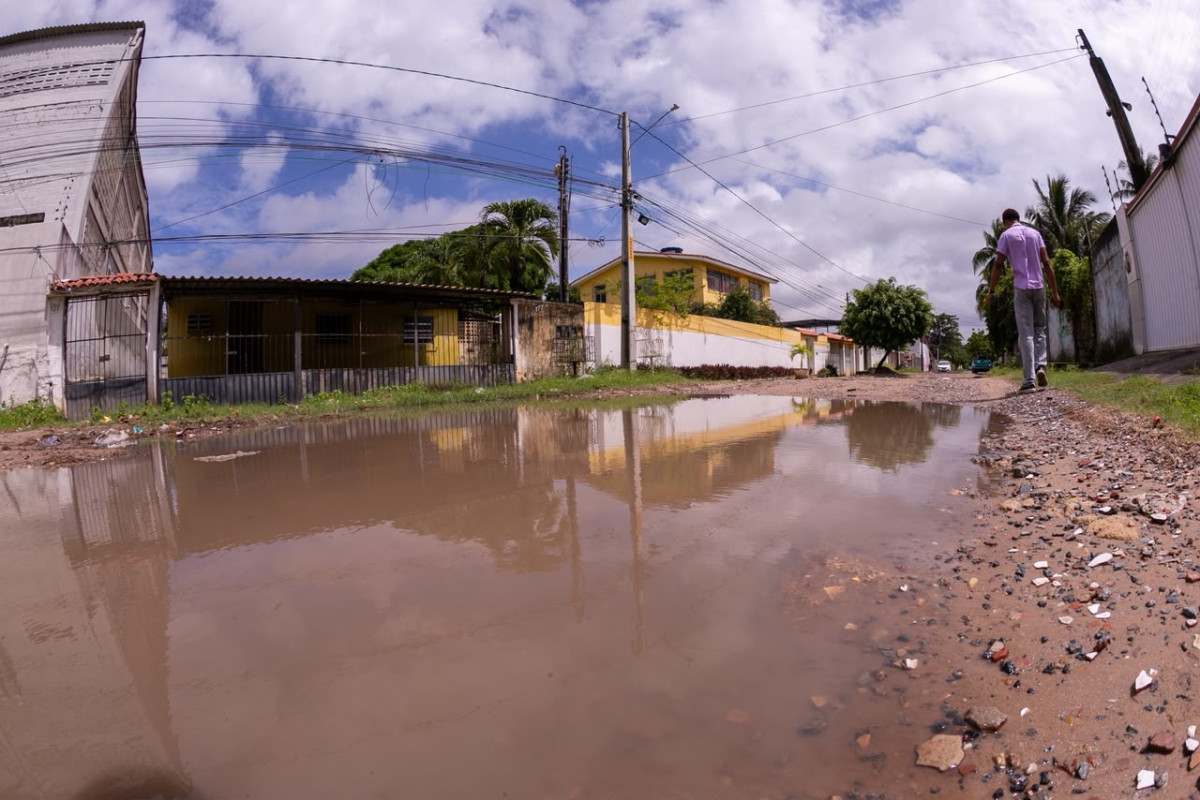 Rua Belém do São Francisco, no Paulista (Foto: Rafael Vieira/DP)