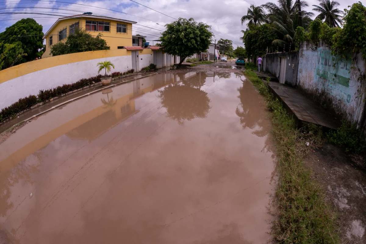 Rua Belém do São Francisco, no Paulista (Foto: Rafael Vieira/DP)