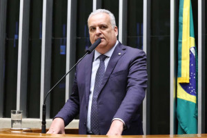 "(Sou) Algu&eacute;m simples, mas que est&aacute; pronto para a luta, algu&eacute;m que tem boa f&eacute;, sabe o tamanho da responsabilidade. Terei lealdade e gratid&atilde;o"
