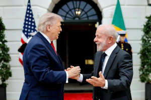 Tamb&eacute;m caiu entre o eleitorado a percep&ccedil;&atilde;o de que Lula &eacute; quem melhor defende os interesses do Brasil. Em julho, eram 51%. Hoje, s&atilde;o 46%