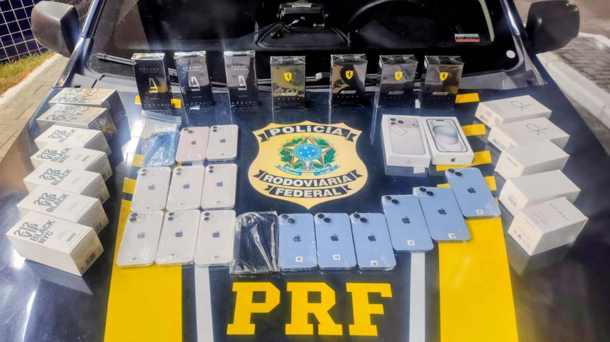 PRF apreende carga de R$ 53 mil em celulares e perfumes sem nota fiscal em Garanhuns, no Agreste de Pernambuco
/Foto: Ascom/PRF