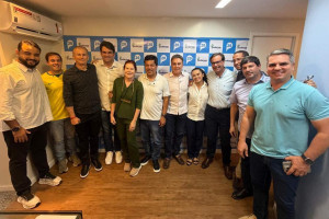 Podemos anuncia apoio a Mendon&ccedil;a Filho para o Senado