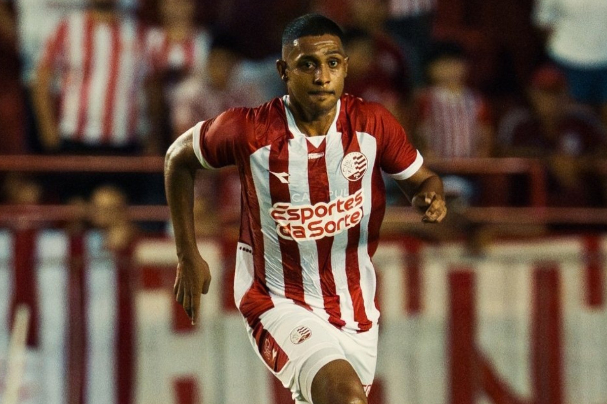 Ramon Carvalho em campo pelo N&aacute;utco/Gabriel Maia