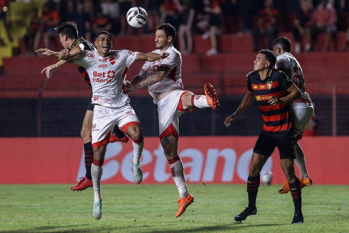 Sport x Vila Nova em jogo disputado na Ilha do Retiro/Rafael Vieira/DP Foto