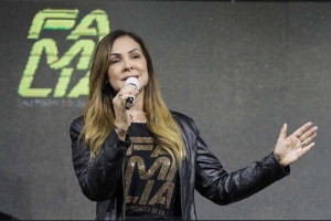 Adriana Ferreira ser&aacute; primeira suplente de Mendon&ccedil;a Filho